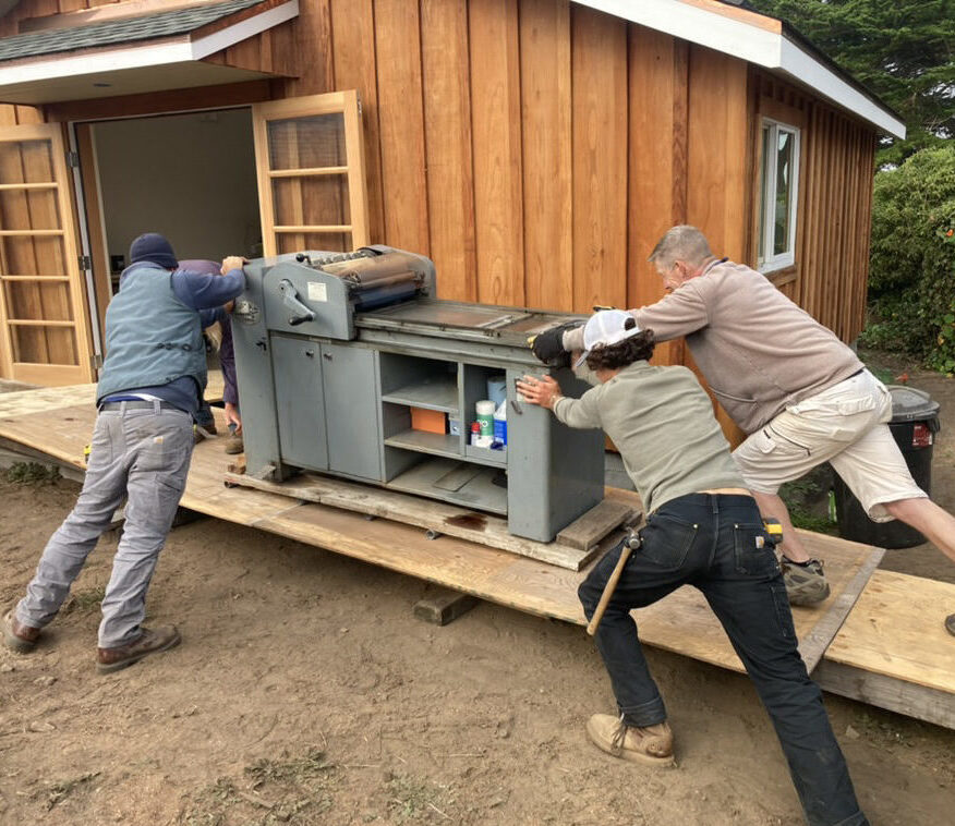 Moving-press-e1672953182230 Moving press